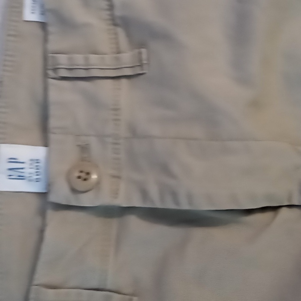 Gap khaki pants 30x32 slim